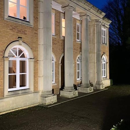 Old Park Villa Telford Bagian luar foto