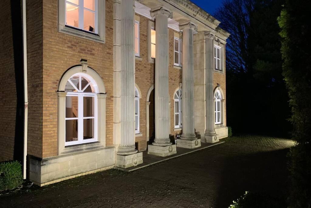 Old Park Villa Telford Bagian luar foto