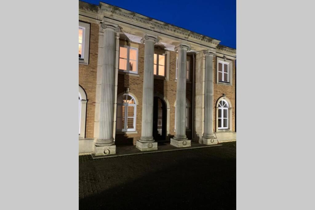 Old Park Villa Telford Bagian luar foto